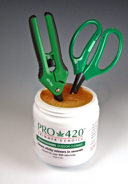 PRO 420 Scissors and Cleaning Solution