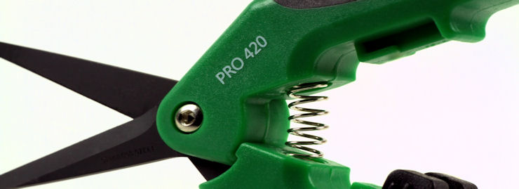PRO 420 Spring Loaded Scissors