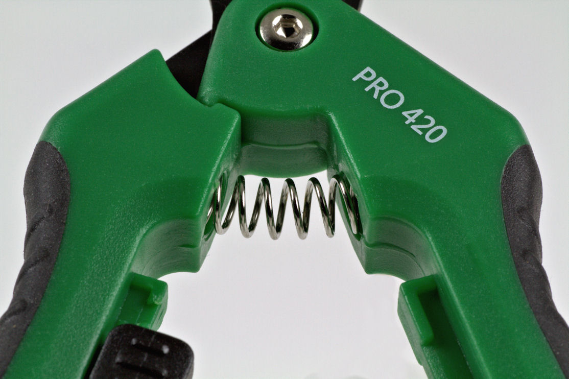 PRO 420 Spring Loaded Scissors