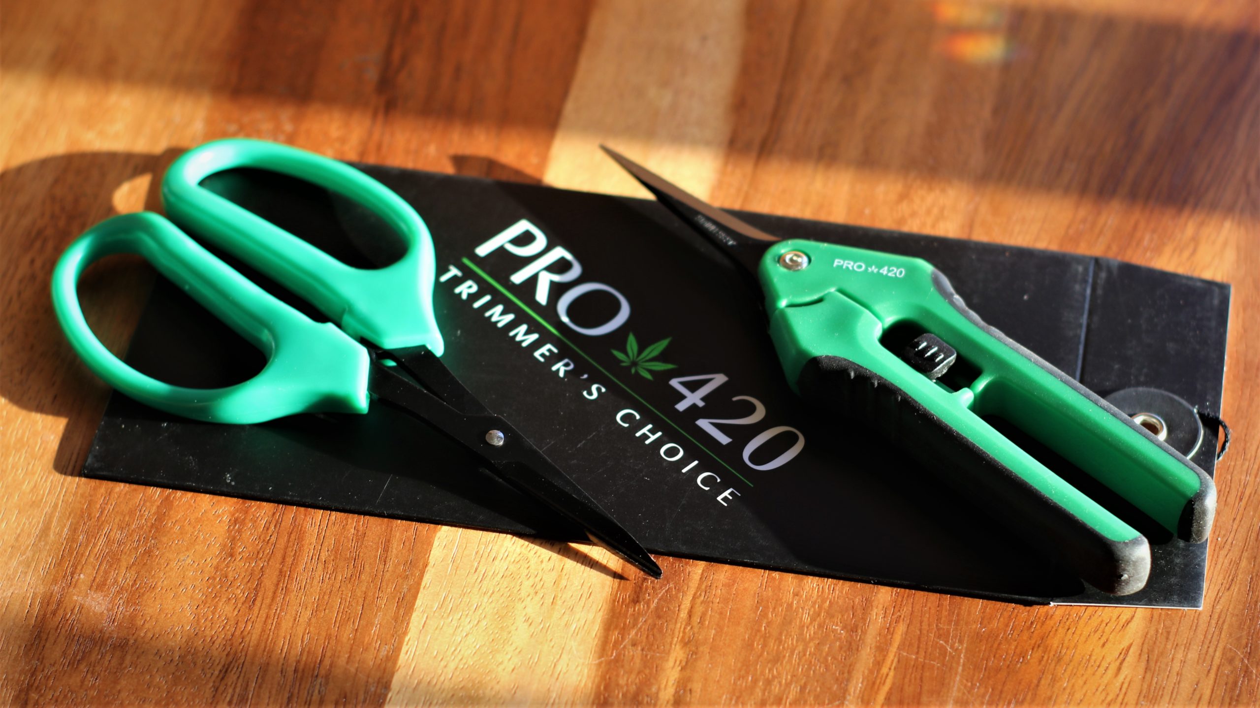  PRO 420 Trim Kit (Spring Loaded Scissors, Bonsai Scissors,  Cleaning Solution) Bud Trimming : Patio, Lawn & Garden