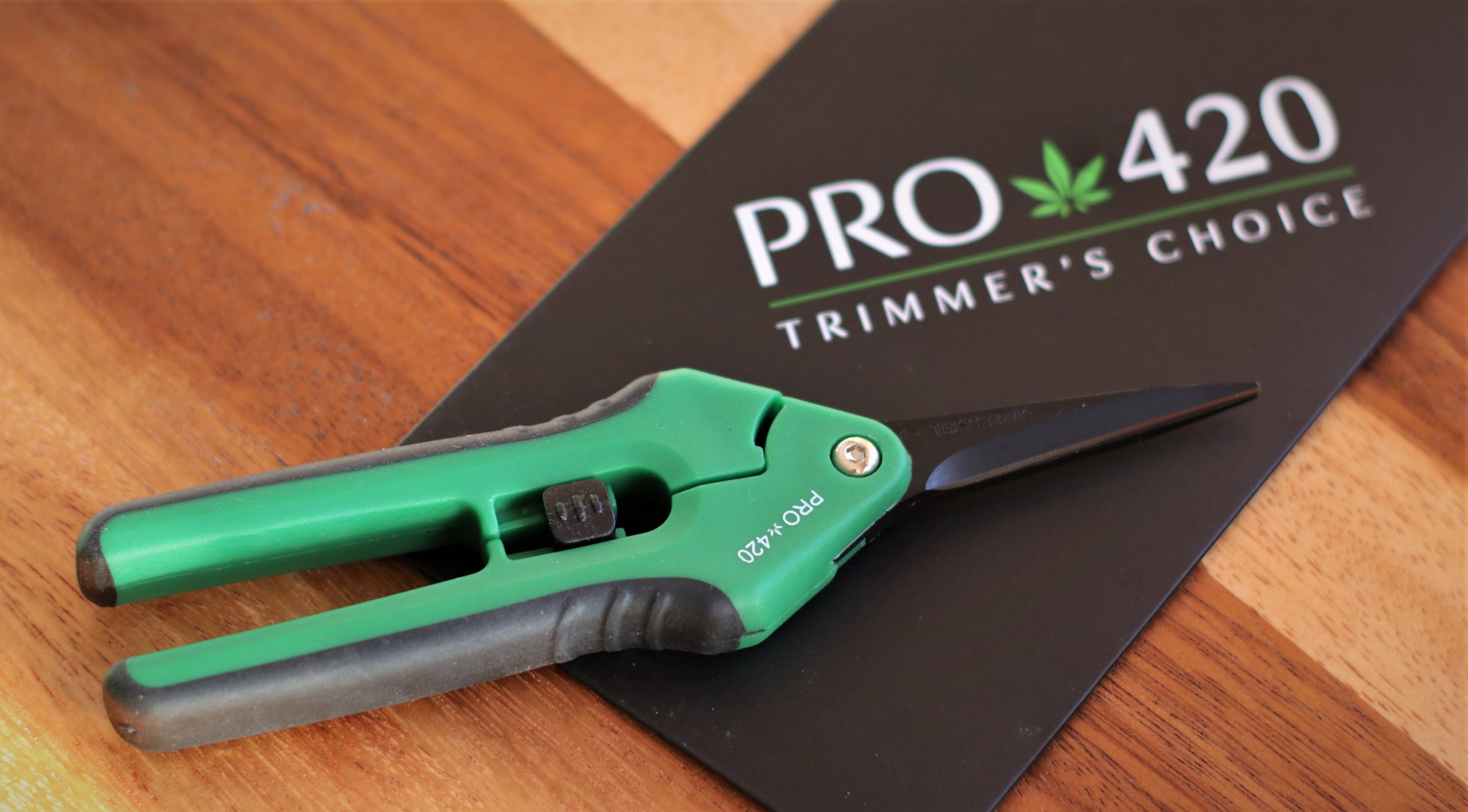 PRO 420 Scissors PRO 420 Scissors - PRO 420 Trimmer's Choice