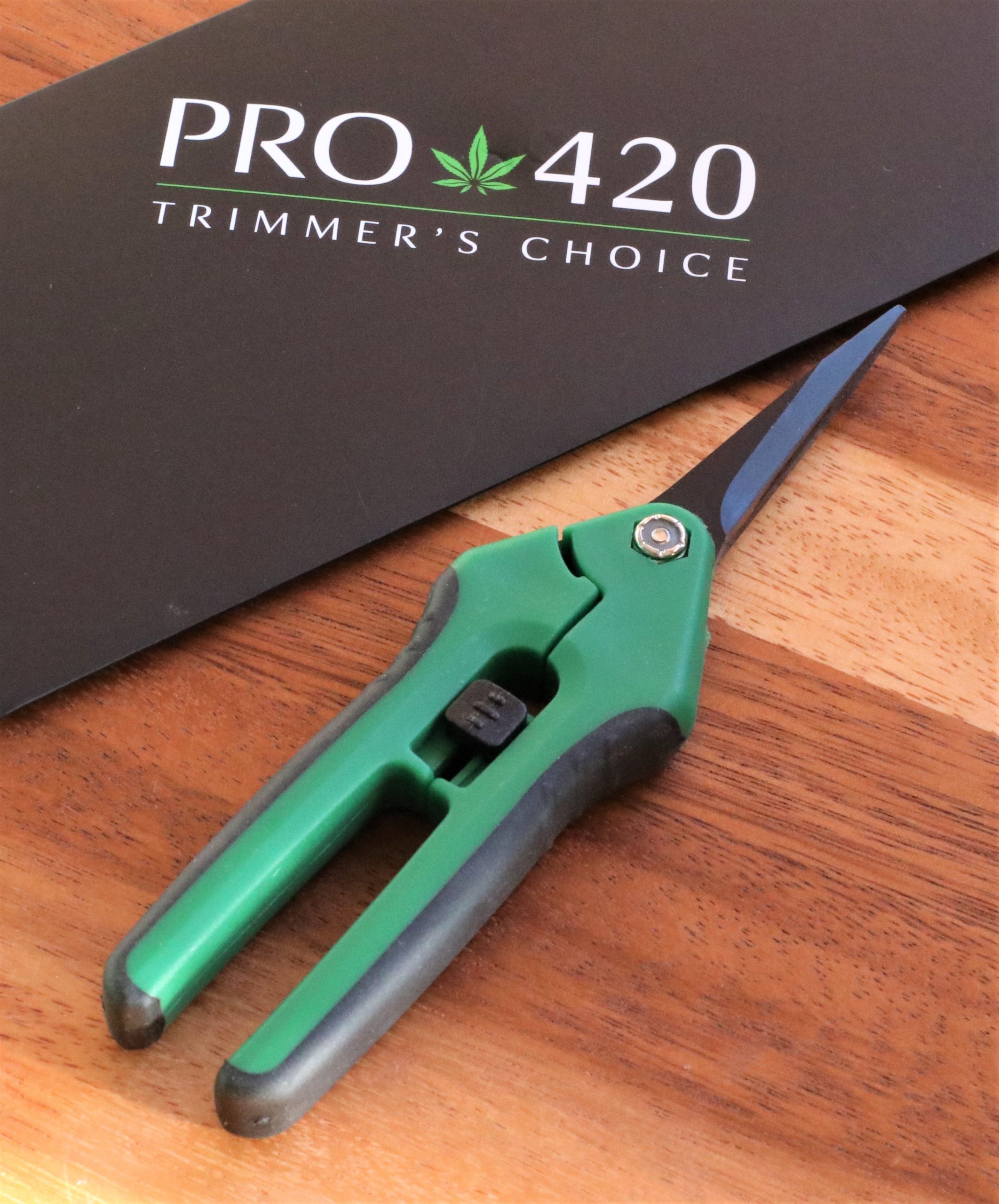 PRO 420 Scissors PRO 420 Scissors - PRO 420 Trimmer's Choice