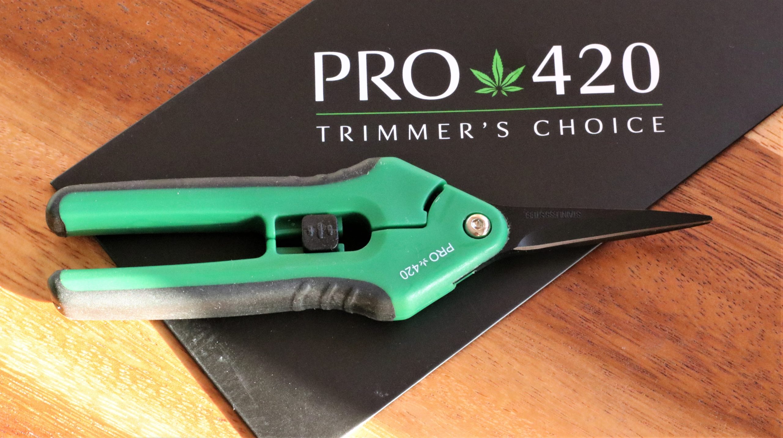 PRO 420 Scissors PRO 420 Scissors - PRO 420 Trimmer's Choice