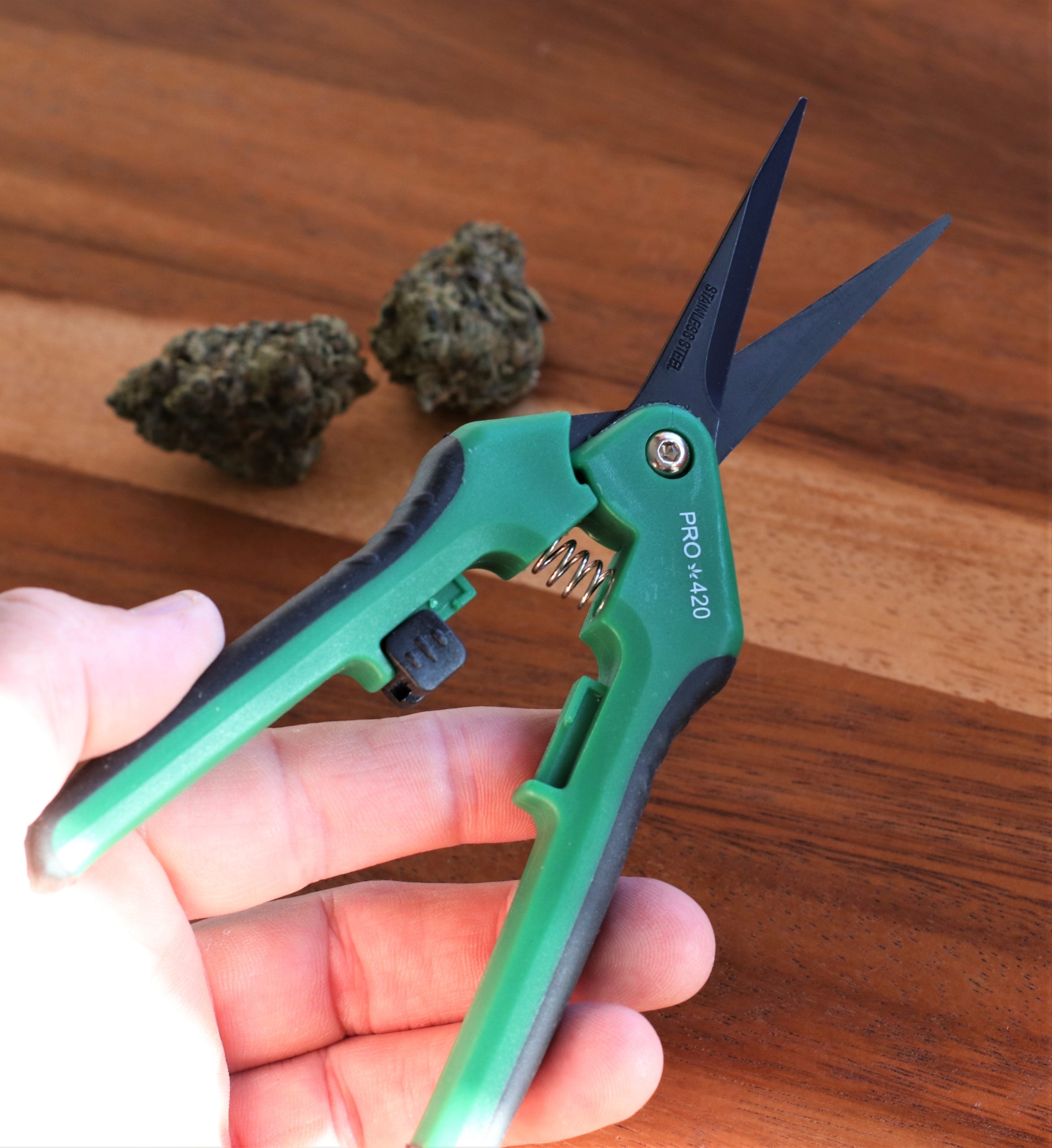  PRO 420 Trim Kit (Spring Loaded Scissors, Bonsai Scissors,  Cleaning Solution) Bud Trimming : Patio, Lawn & Garden