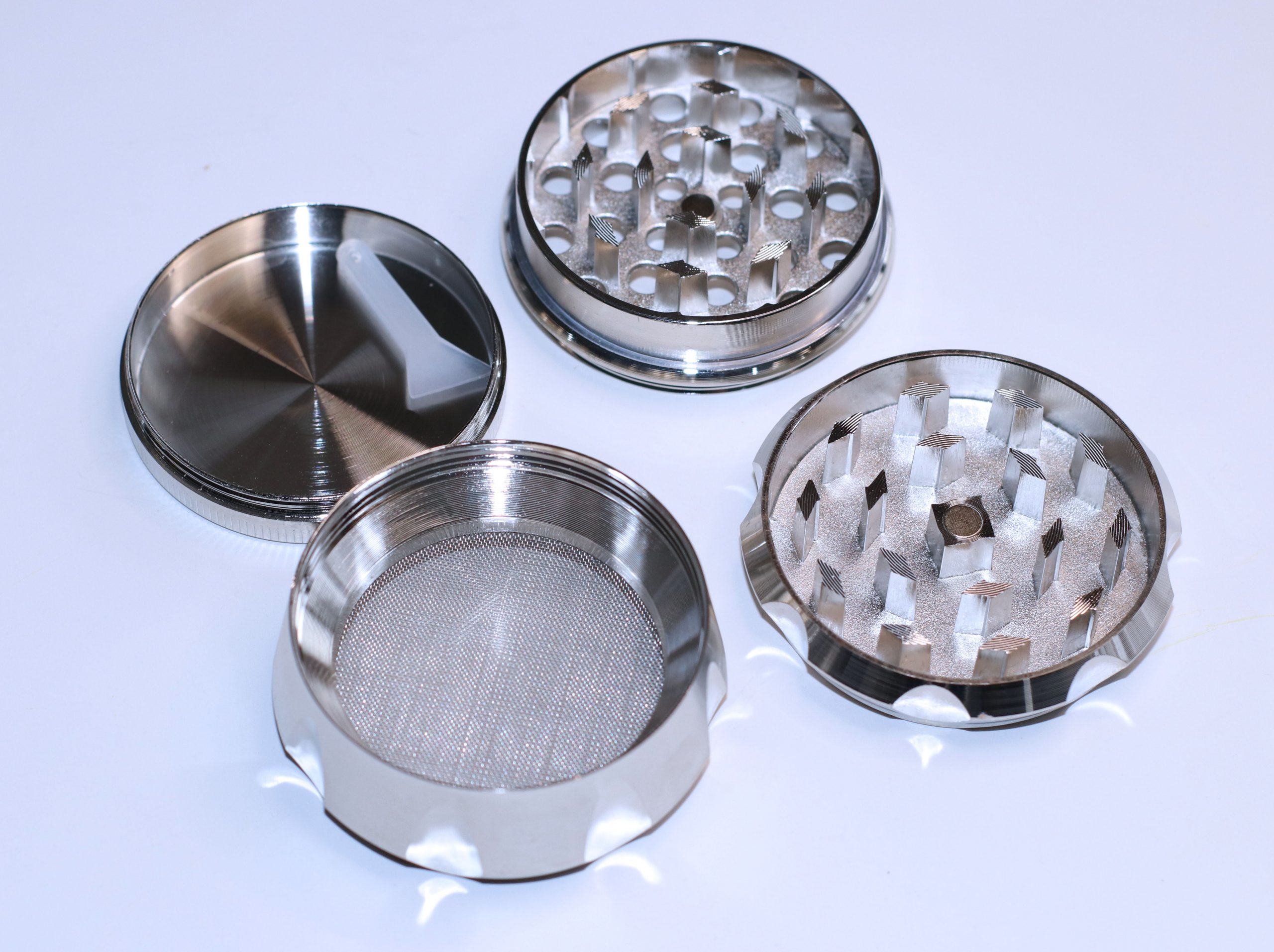 4-piece Metal Grinder for Herbs