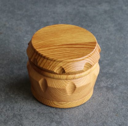 2" Wood Herb Grinder- 4 Piece Grinder with Catch-Screen-Magnetic Lid - Image 12