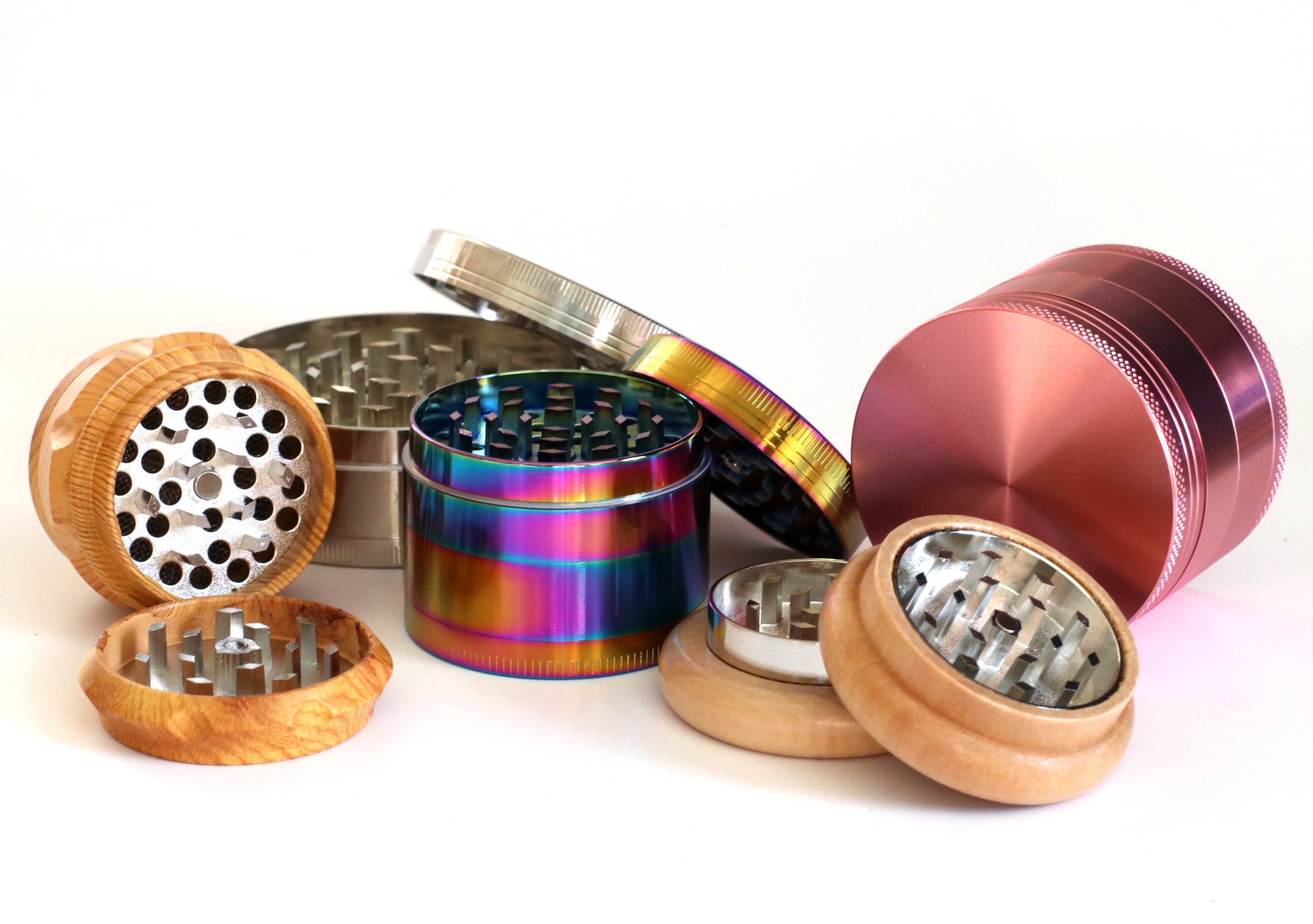 Read more about the article Essential Smoking Accessories for Every Enthusiast