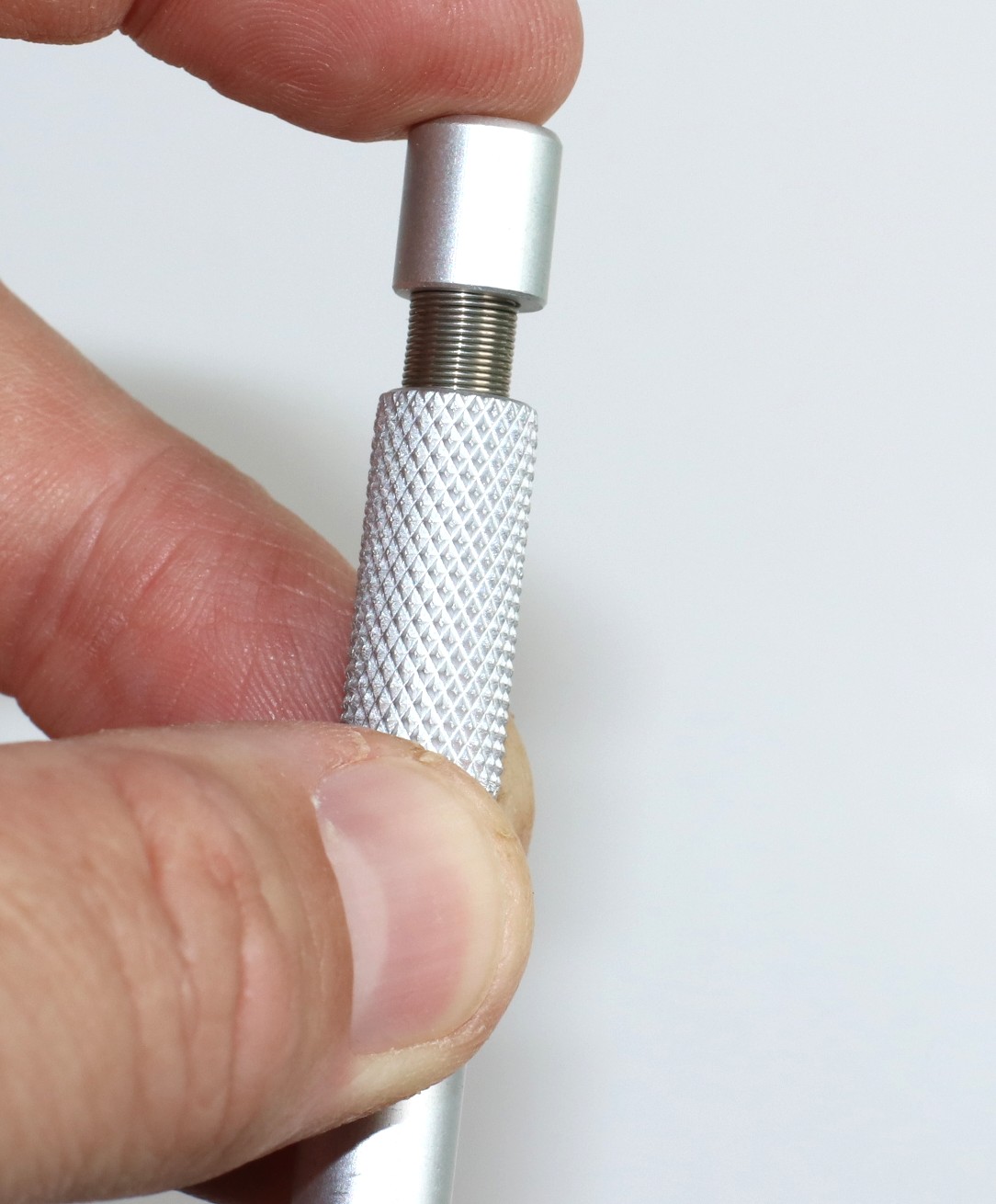 One Hitter Pipe-Self Eject Bat for Dugouts