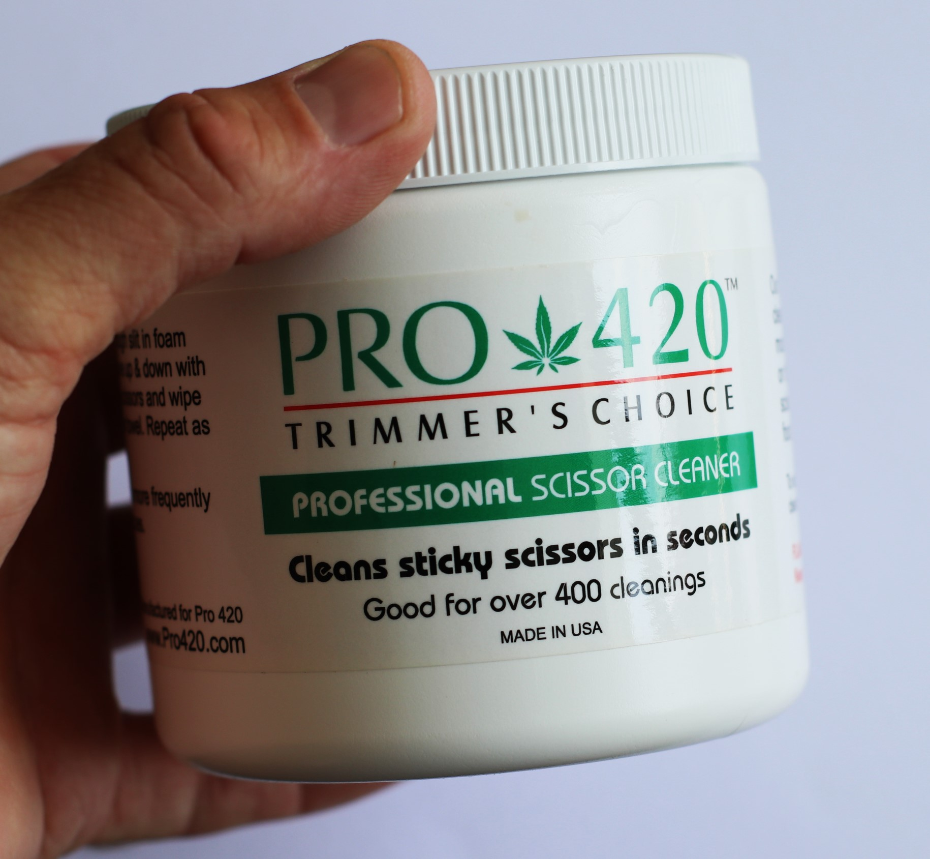 You are currently viewing Scissor Cleaning Solution: How to Keep Your Cannabis Trimming Tools Pristine and Efficient